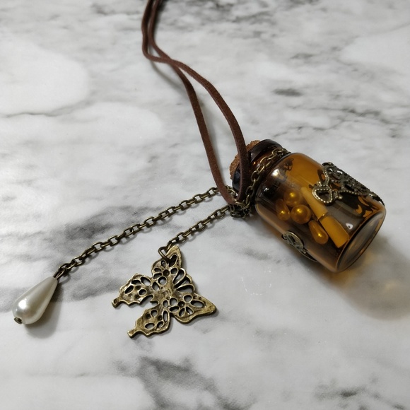 Vintage Style Wishing Bottle Necklace - Picture 5 of 8
